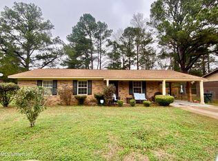 112 Purvis Dr, Crystal Springs, MS 39059
