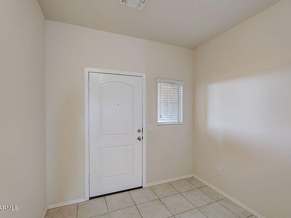 3rd image of 29210 W CLARENDON Avenue