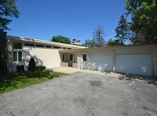 134 Mohawk Dr, North Barrington, IL 60010