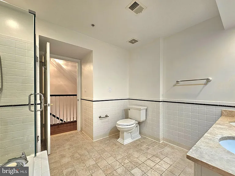 315 Hearthstone Mews — Photo 25