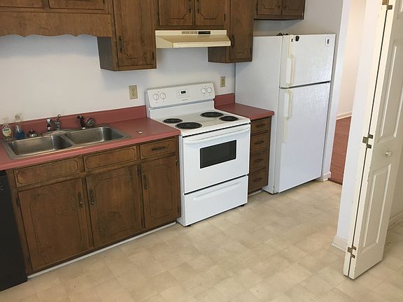 2nd image of 4471 Ellis Cir NW APT 9