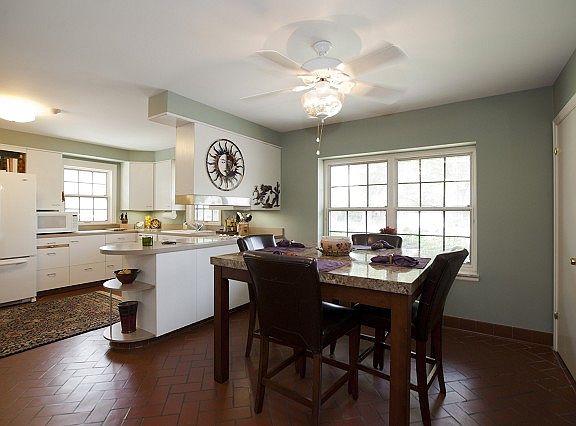 Spacious breakfast nook in kitchen