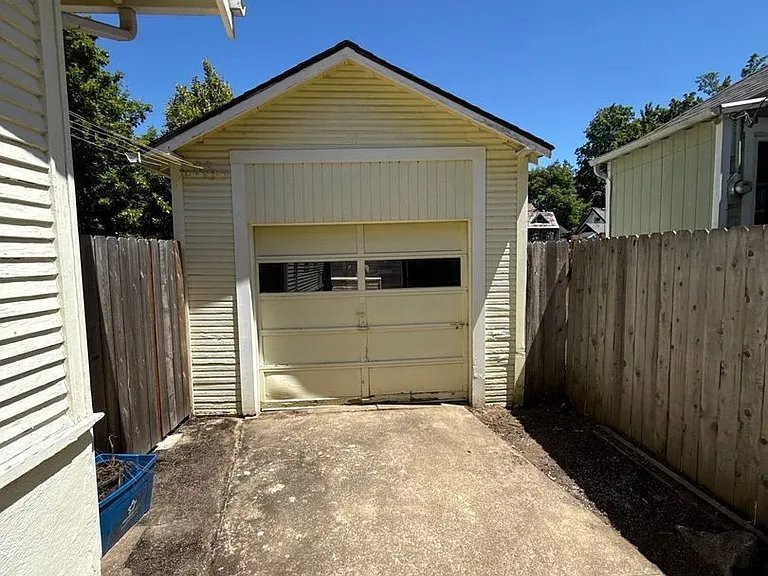 336 23rd St SE — Photo 28