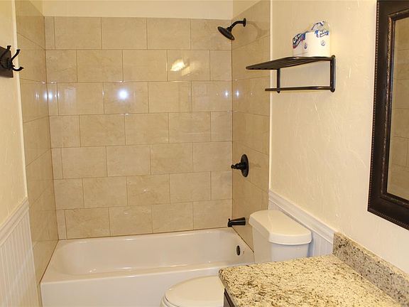 3rd image of 2522 Beverly Hills Ln