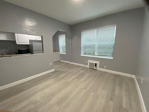 2nd image of 1618 Michigan Ave APT 4