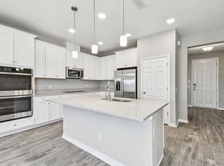 3087 Adams Cross Dr, Zephyrhills, FL 33540