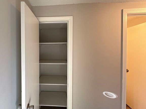 4th image of 640 Washington St APT 3