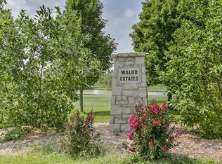 15710 S Meadowbrook Ct, Raymore, MO 64083