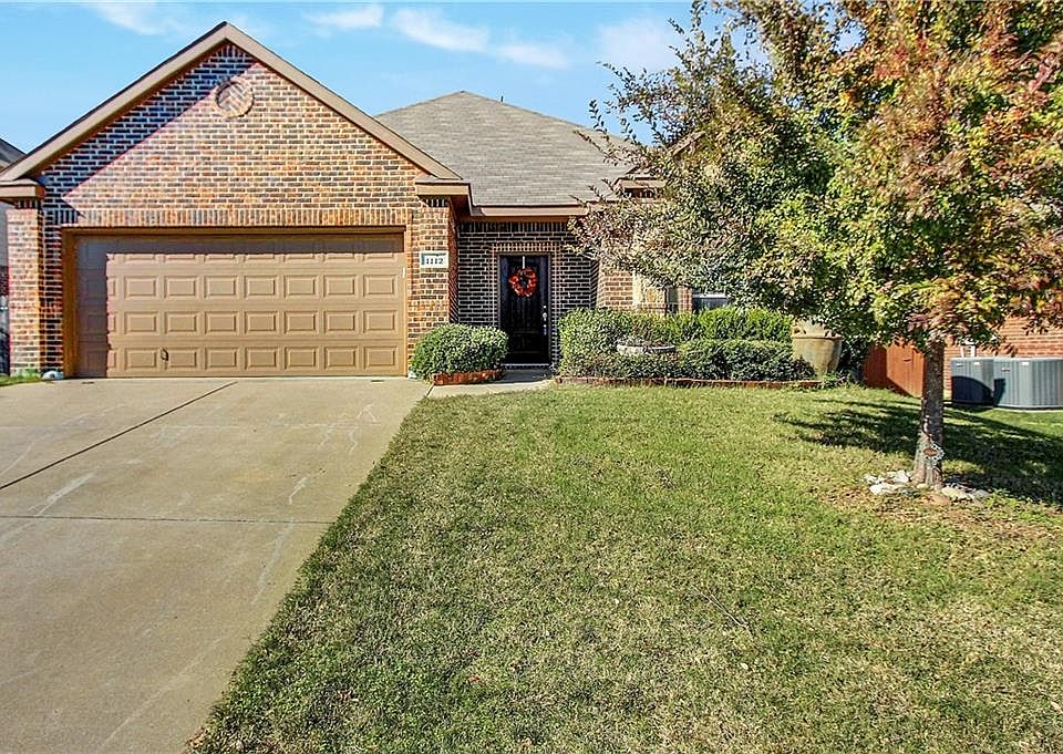 1st image of 1112 Hidden Lake Dr