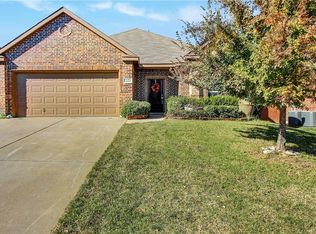 1112 Hidden Lake Dr, Burleson, TX 76028