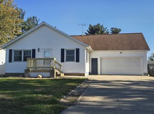 216 S Maple Ave, New Hampton, IA 50659