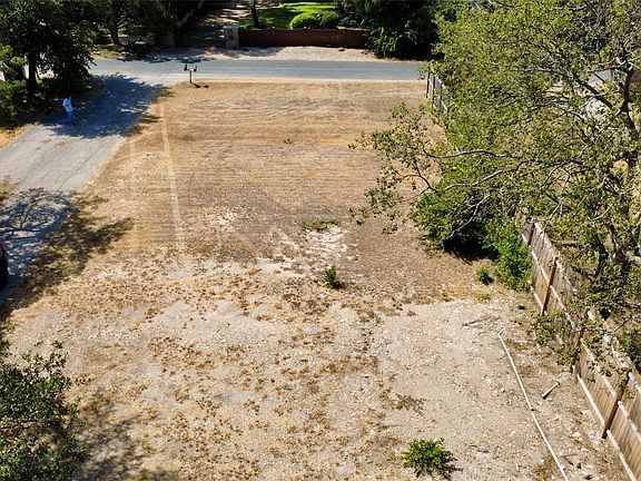 5th image of 14748 Arrowhead Dr
