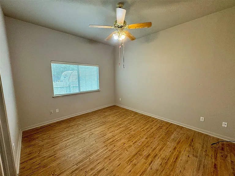 1806 Dublin Dr — Photo 9