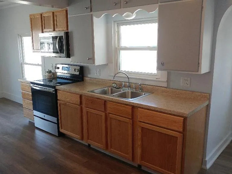 408 N Main St #3 — Photo 2