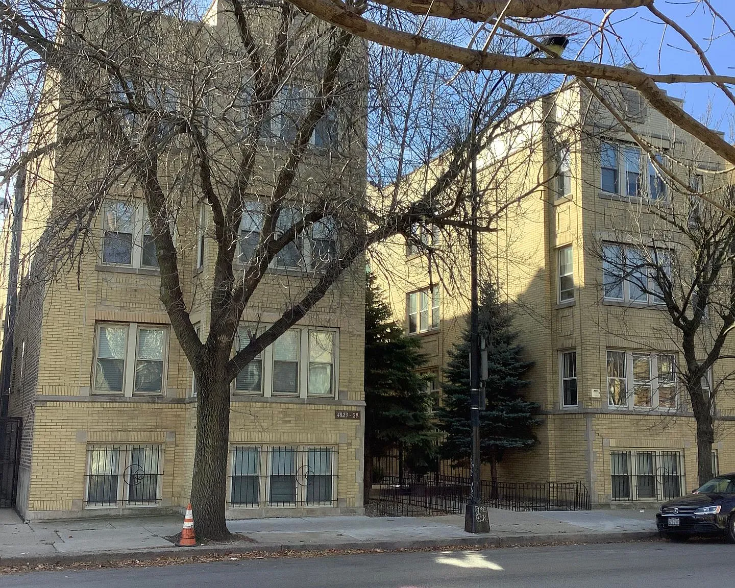 4823-29 W Addison — Photo 2