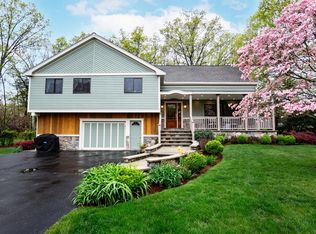 25 Kings Row Ln, Framingham, MA 01701