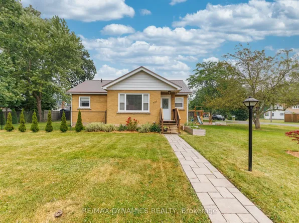 586 Lakeside Rd, Fort Erie, ON L2A 4Y2