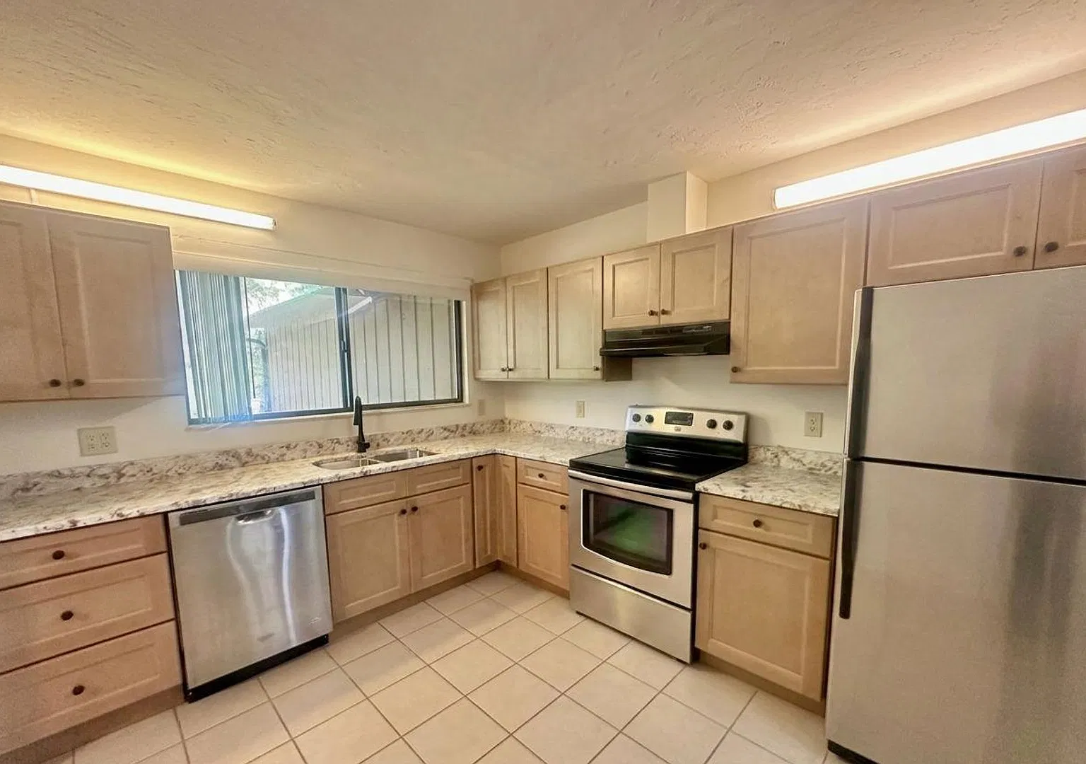 Fully Remodeled - 1620 NW 23rd Street (Maple Ridge) — Photo 3