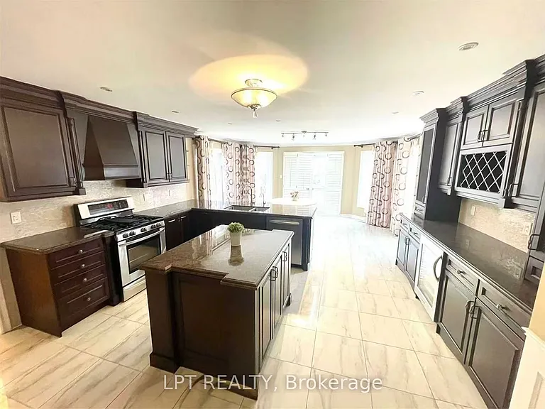 31 Glenayr Rd — Photo 6