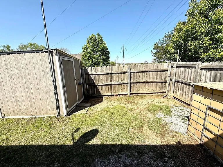 2417 Rustic Dr — Photo 5