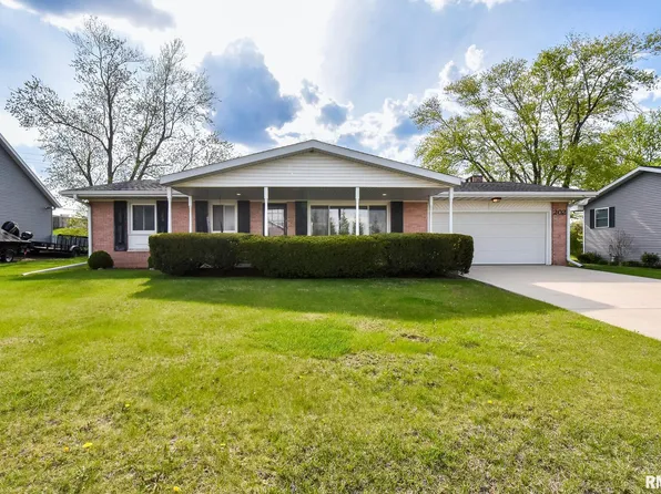 202 Gillman Ave, Washington, IL 61571