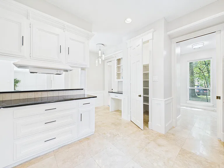 702 Daria Ct — Photo 11