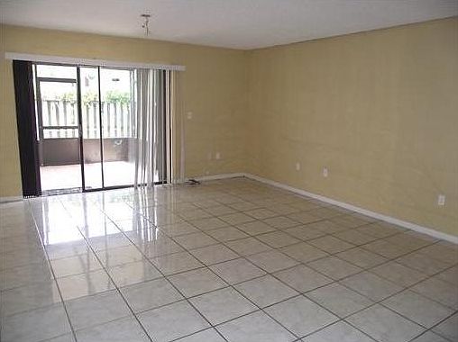 2nd image of 3911 SW 52nd Ave #6-2