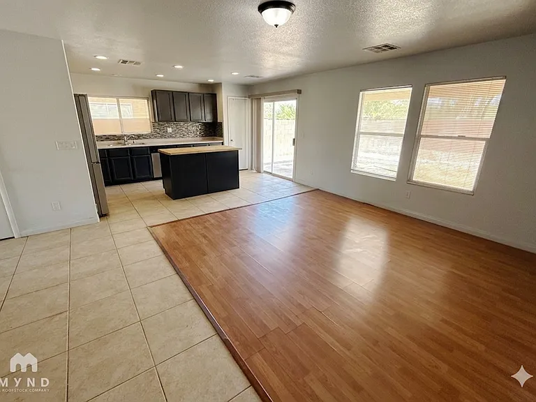 8128 Calico Wind St — Photo 2