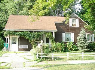 8263 Laughlin Dr, Niagara Falls, NY 14304