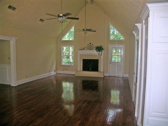 2nd image of 1313 La Mesa Dr