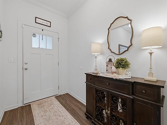 2nd image of 213 Creekside Ct