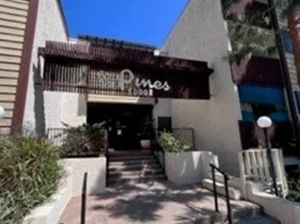 6000 Canterbury Dr #207, Culver City, CA 90230