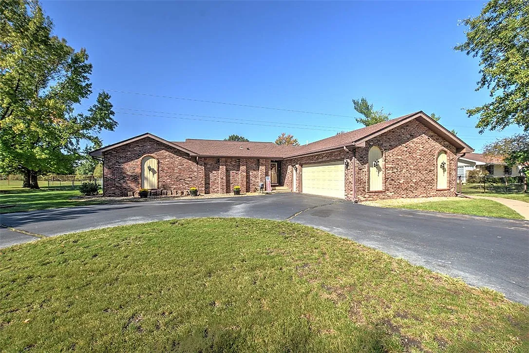 5345 Navajo Dr photo 1
