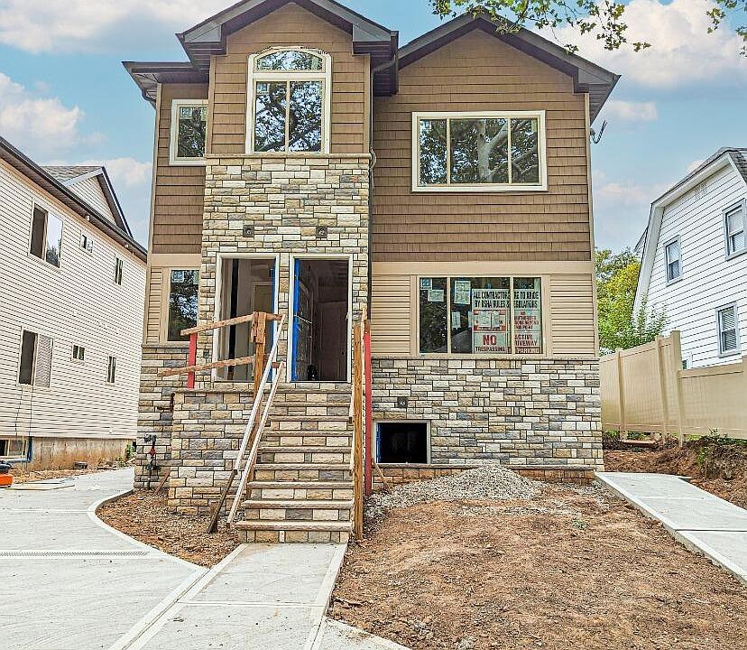 1st image of 184 Bancroft Ave