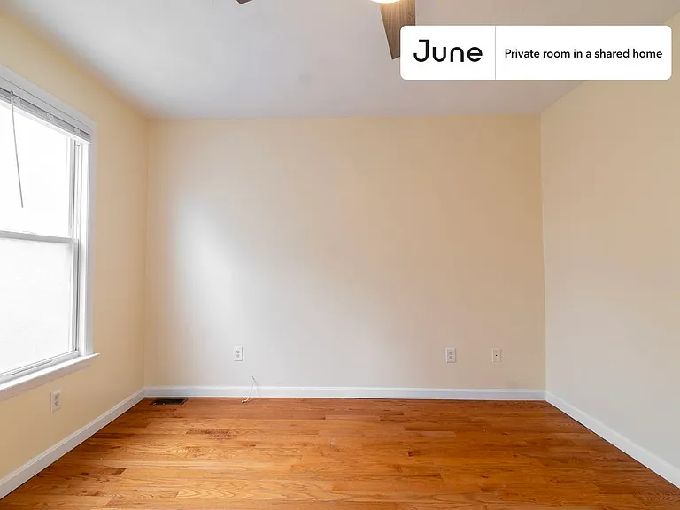 277 Paris St #B — Photo 6