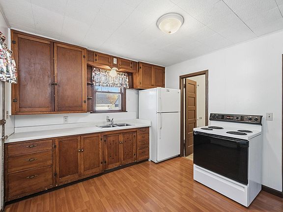 4th image of 517 S Park St