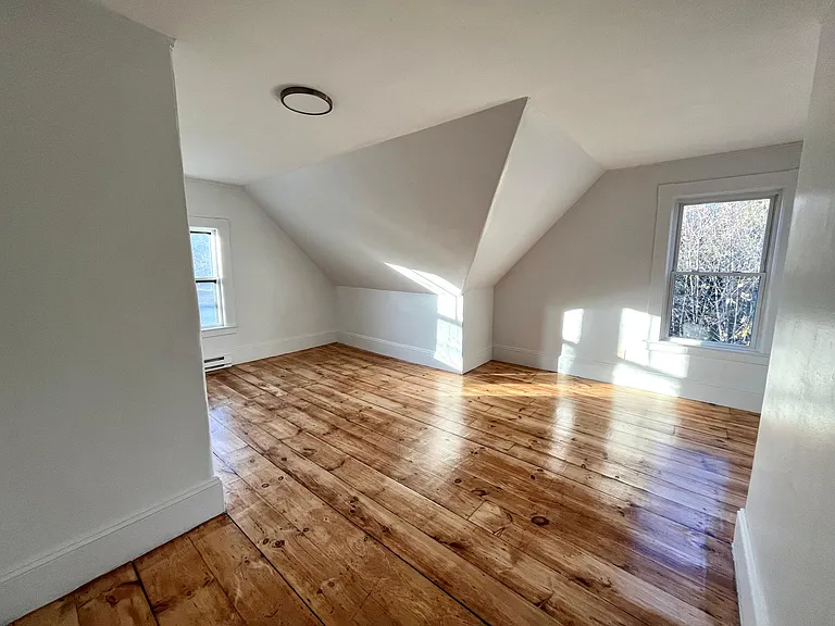 36 Lexington St — Photo 6