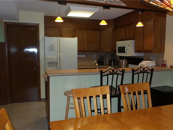 3rd image of 102 Copper Beech Dr #102
