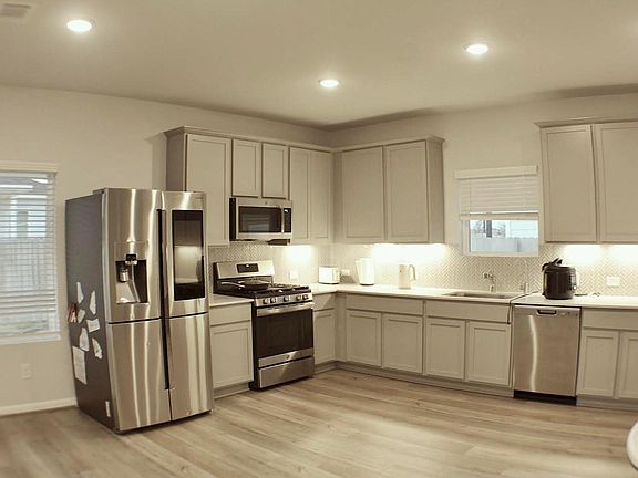 5th image of 113 Greenthread Dr