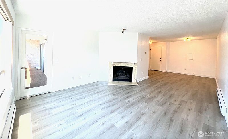 5th image of 1175 Harrington Place NE #214