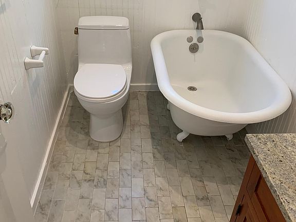 5th image of 437 Chestnut St #A