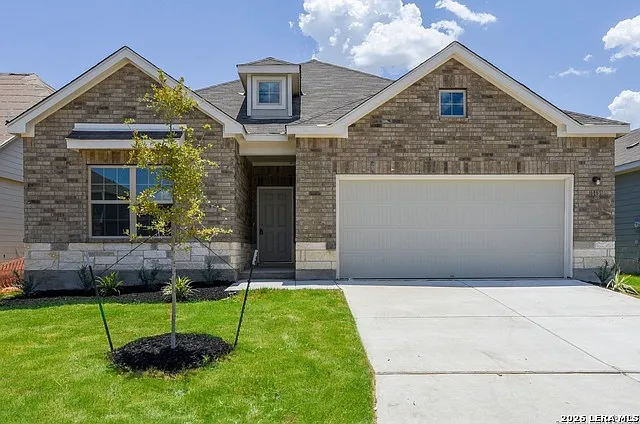 3 bed, 2.0 bath, 2165 sqft, $2,000 — Photo 1