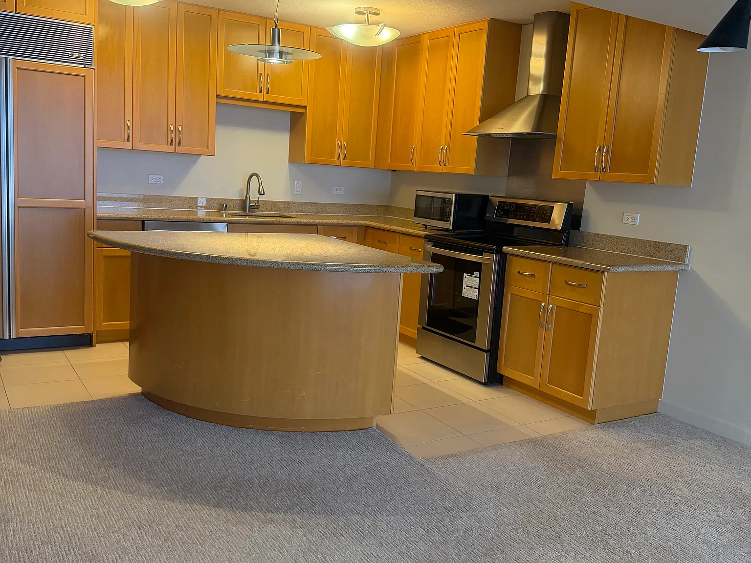 2 bed, 1105 sqft, $3,950 — Photo 2