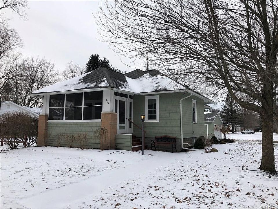 1st image of 107 Hamlin Ave