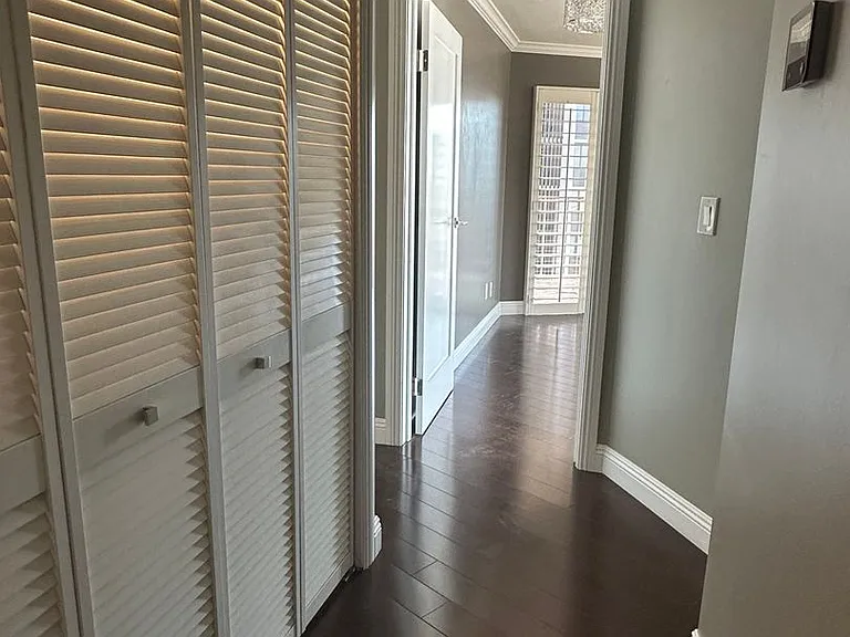 245 N Vine St #901 — Photo 27