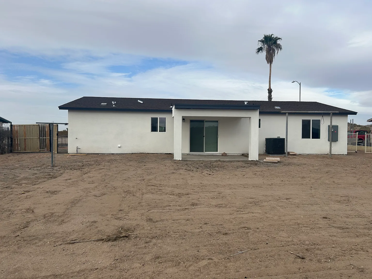 3 bed, 1300 sqft, $1,650 — Photo 2