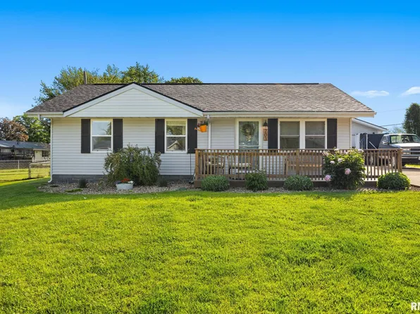 203 S Meadowview Ln, Washington, IL 61571