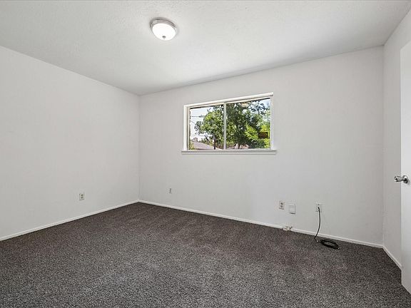 5th image of 4938 Glenridge Ln