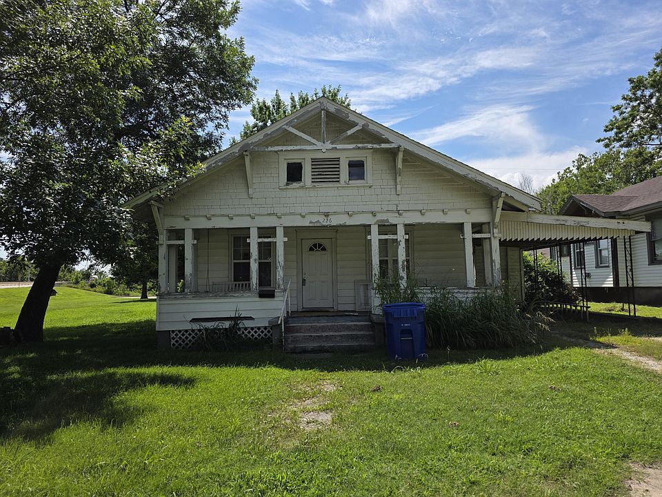 1st image of 226 D St SW