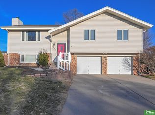 11821 S 33rd St, Bellevue, NE 68123